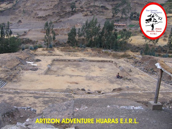 PLAZA CUADRADA CHAVIN DE HUANTAR